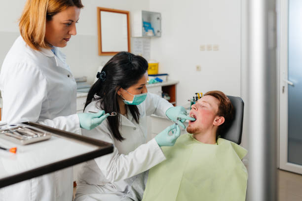 Best Cracked Tooth Emergency Dentist  in Clarksville, IA